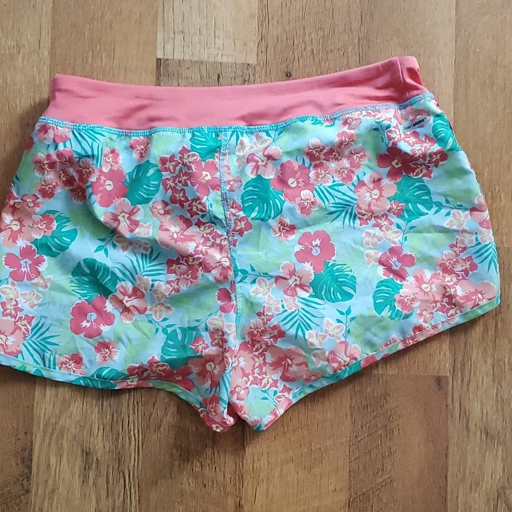 Danskin Now Athletic Shorts in‎ Hawaiian Coral with Inner Undies Size 14-16